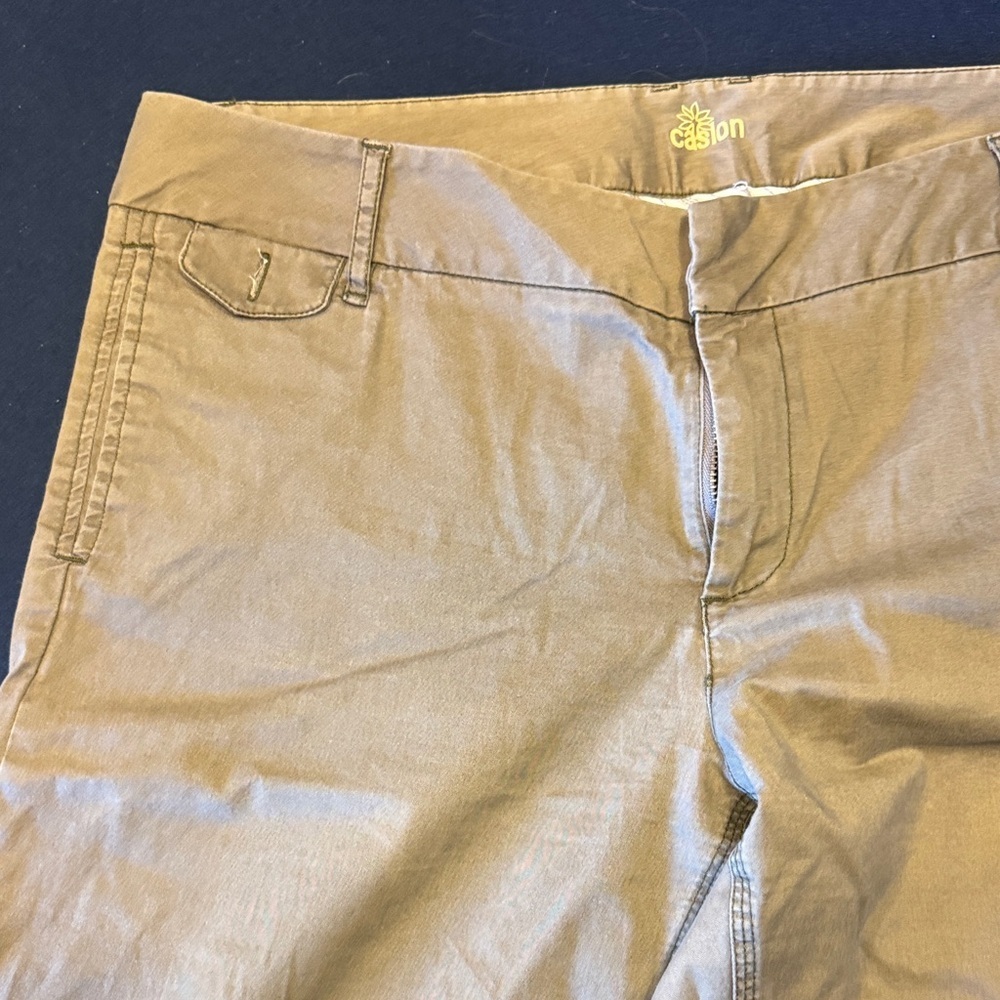 Caslon Women's Khaki Bermuda Shorts / DG70 - Picture 2 of 4